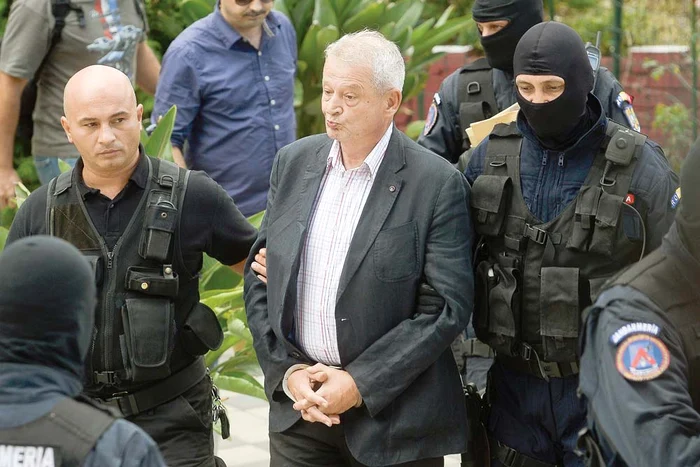 
    Micuţa Maria a primit  nota 10 la externare   