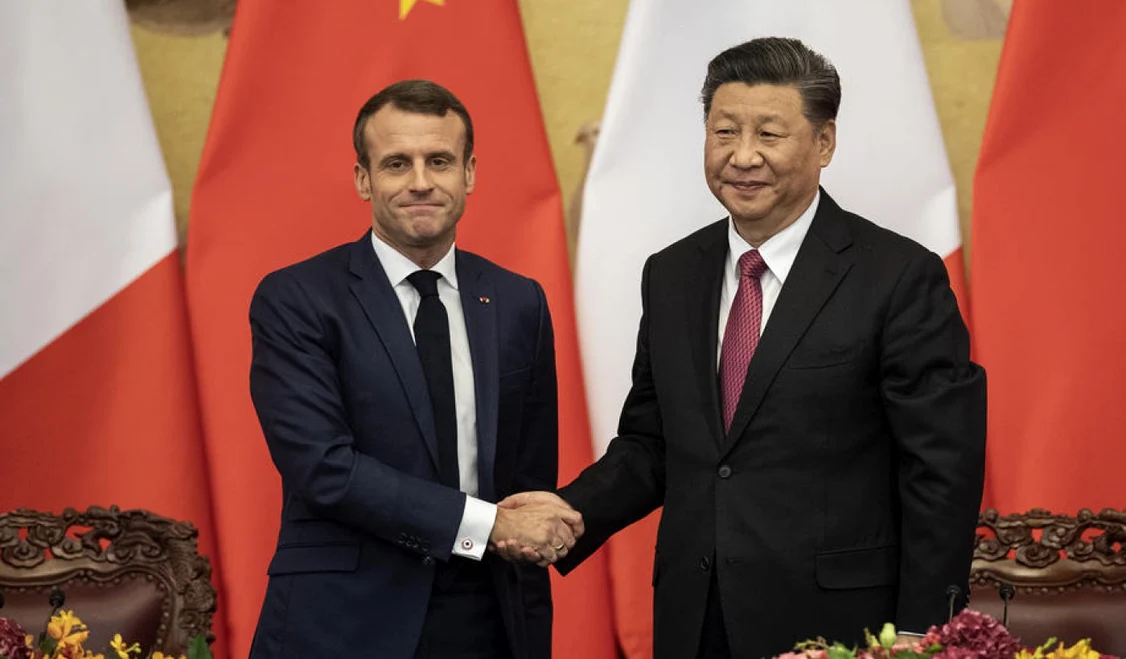 Emmanuel Macron avertizează China cu tarife vamale FOTO: EPA EFE