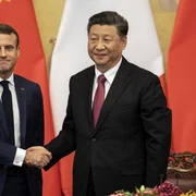 Xi Jinping şi Emmanuel Macron FOTO EPA-EFE