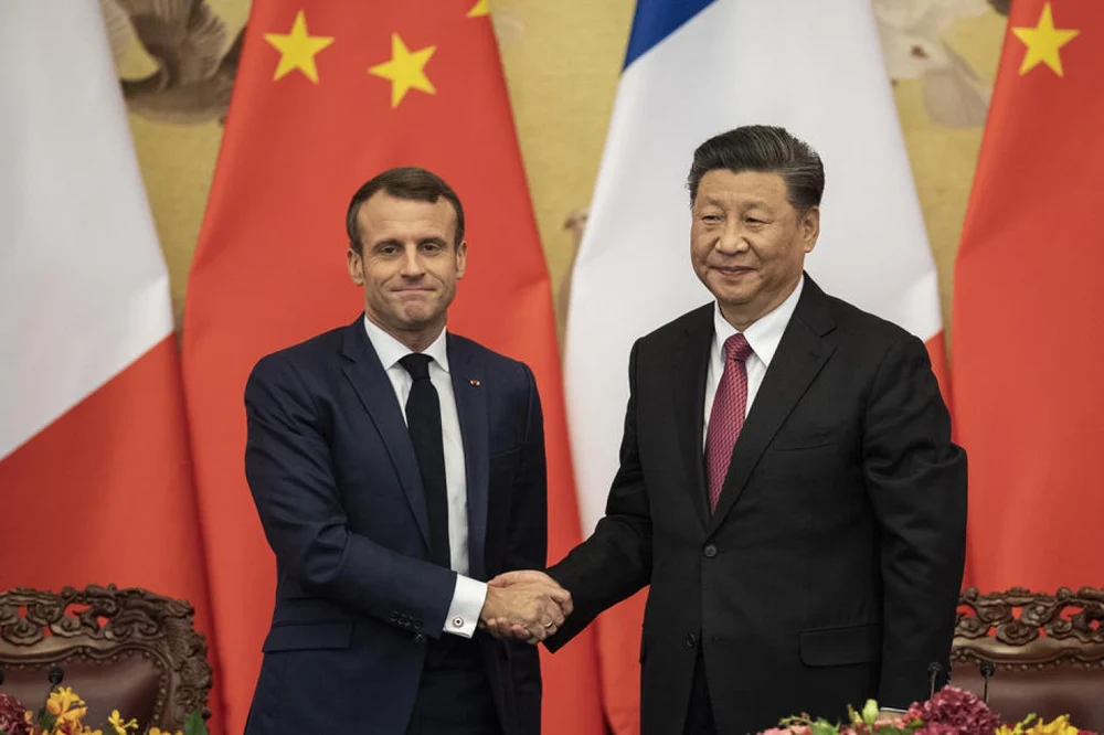 Macron avertizează Beijingul: UE ar putea impune tarife vamale produselor chinezești. „O chestiune de viață și de moarte”