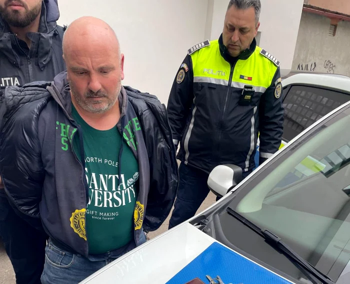 Polițiștii l-au găsit pe atacator FOTO: Amator