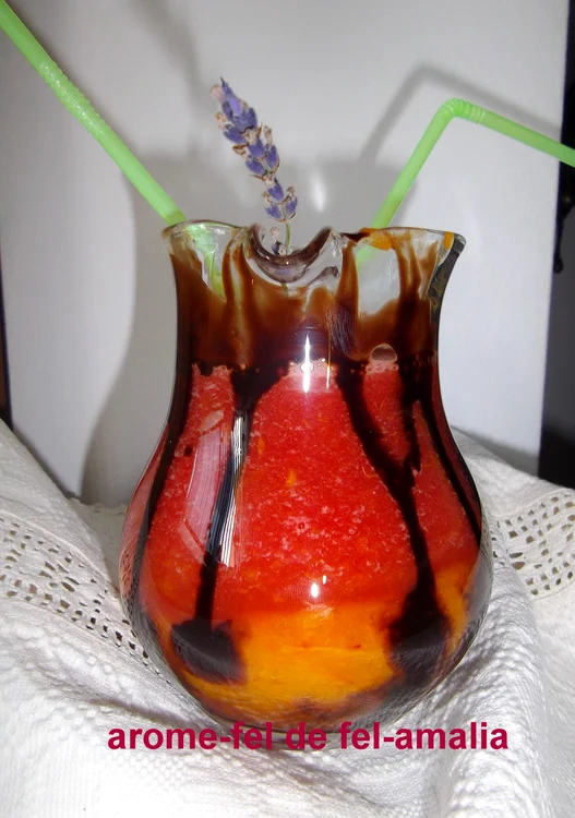 
    Smoothie cu caise şi pepene  