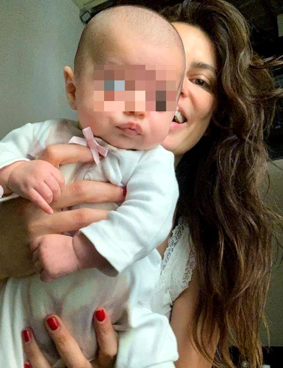 Aceasta este prima imagine în care Catrinel o arată pe fetița ei Caroline Leon