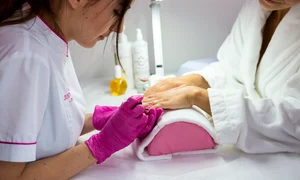 beautician 5529805 1280 jpg