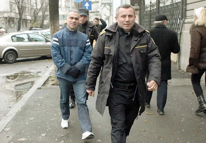 Paznicul blocului unde locuia Diana  e în închisoare, dar se vrea în libertate