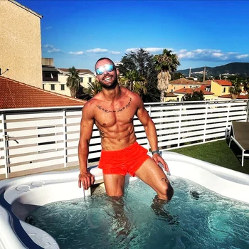 Italianul Mattia Carnessali, ispita din sezonul 9 de la “Insula Iubirii”, are 32 de ani, este antreprenor și a făcut facultatea la Cluj