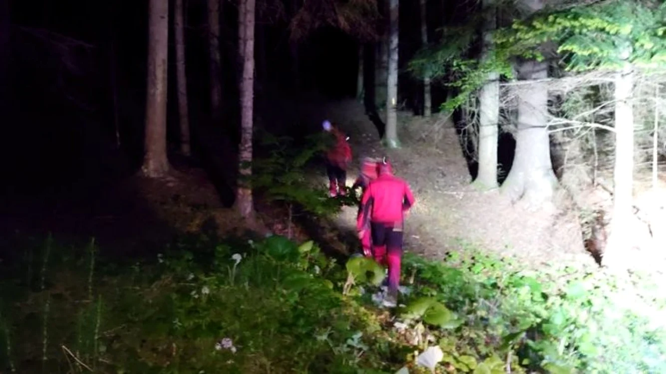 Salvamontiştii au reuşit să-l salveze pe turistul de 70 de ani, după o acţiune de peste 11 ore