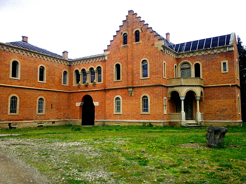 Castelul Roșu FOTO Wikipedia