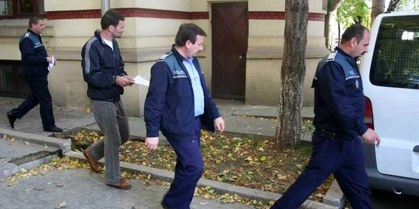 Bărbatul a fost reţinut pentru 29 de zile