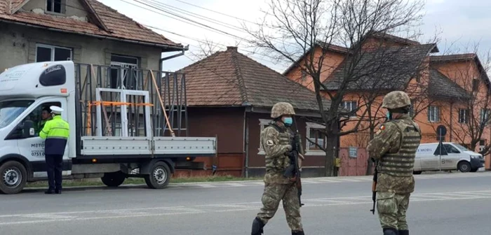 Armata şi Politia pe strazile din Bistrita FOTO Prefectura BN