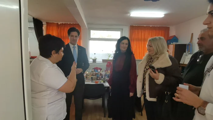 Vizită în centrul de ergoterapie FOTO: Alina Mitran