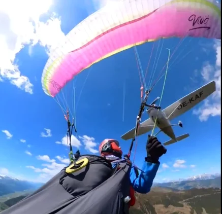 O parapantistă lovită în plin de un avion în zbor FOTO: X