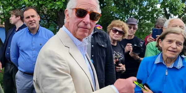 Printul Charles in Transilvania Viscri Valea Zalanului (1) jpg
