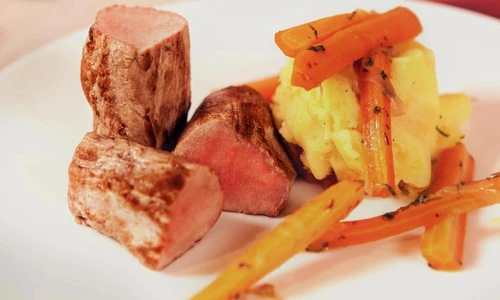 Muschiulet de porc cu tarhon si piure de cartofi jpeg
