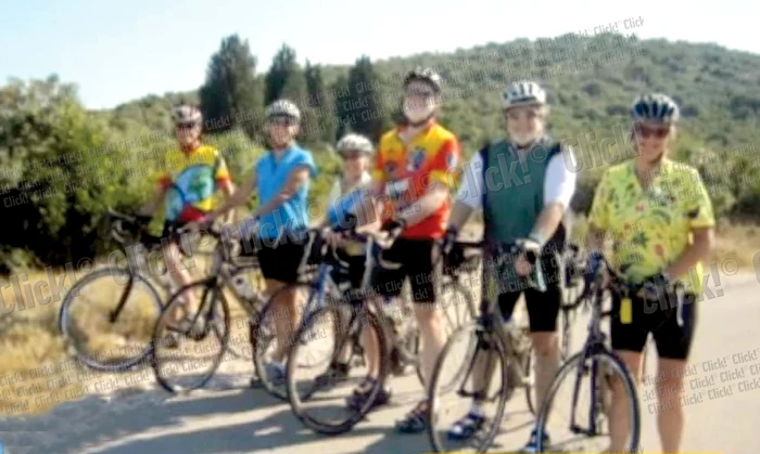 
    Turiştii au început  turul pe biciclete la  Sankt Petersburg,  în 16 august,  şi au ca destinaţie  finală Istanbul  