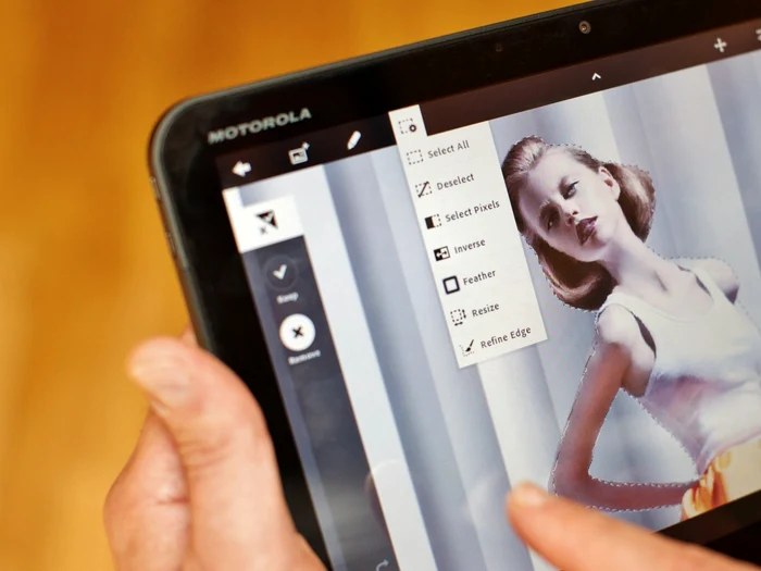 Adobe Photoshop, în online şi pe dispozitive mobile. FOTO dexinger.com