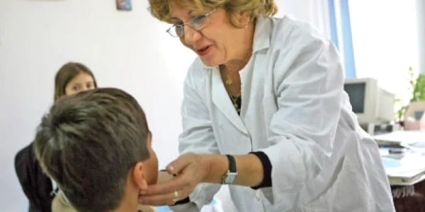 Medic şcolar