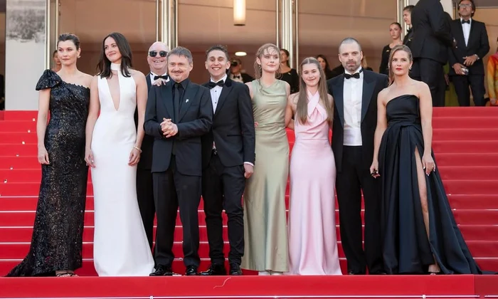 Echipa regizorului Cristian Mungiu care joacă în filmul „Fjord”