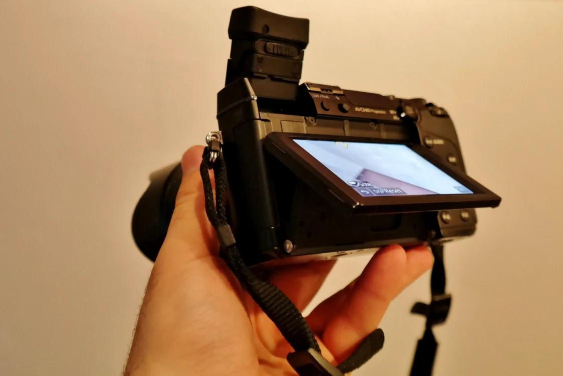 Panasonic Lumix GX7 a ajuns şi în România. FOTO Răzvan Băltăreţu/Adevărul