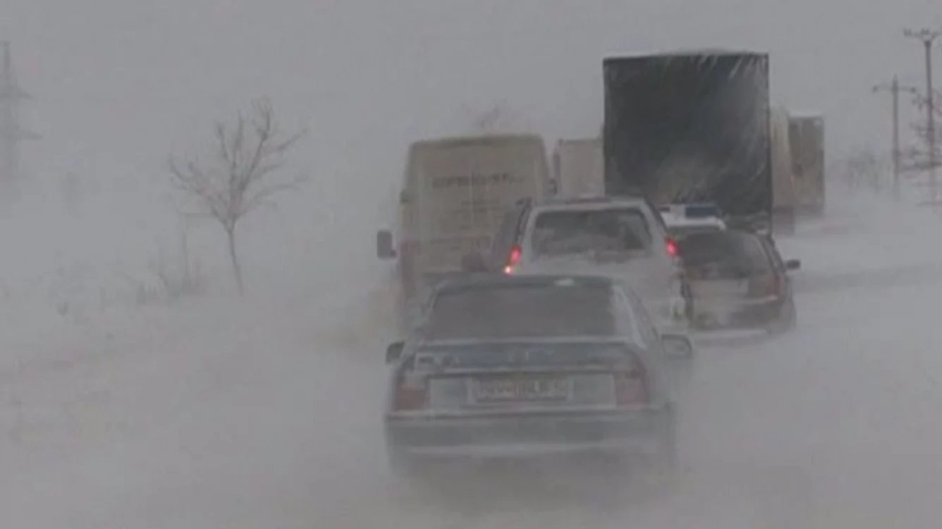
    Zăpada face primele victime în RomâniaFoto Click!  