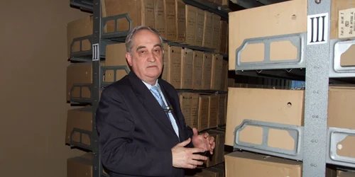Directorul Lucian Cucuiet caută soluţii pentru documentele nearhivate