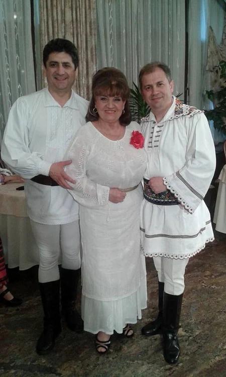 Elena nu este o simplă solista de folclor