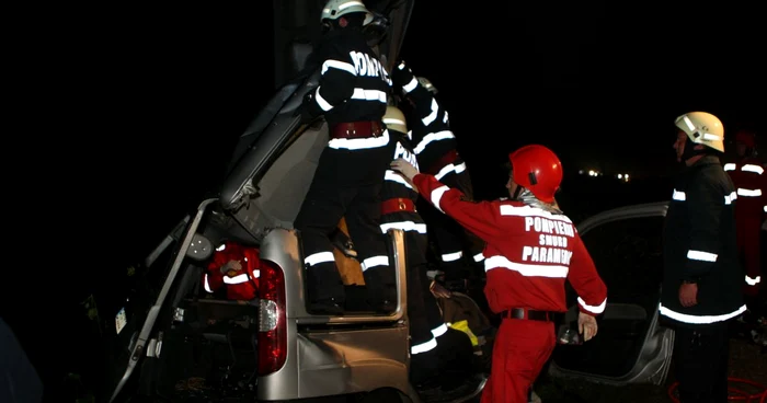 Maşina a fost proiectată într-un stâlp de beton Foto arhivă