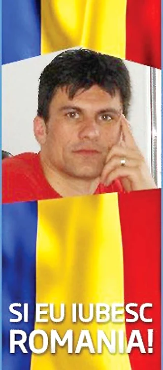 Într-o fotografie postată pe o reţea de socializare, edilul spune că îşi iubeşte ţara