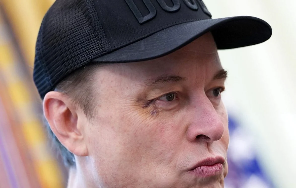 Elon Musk a apărut cu un ochi vânăt, în Biroul Oval FOTO: X