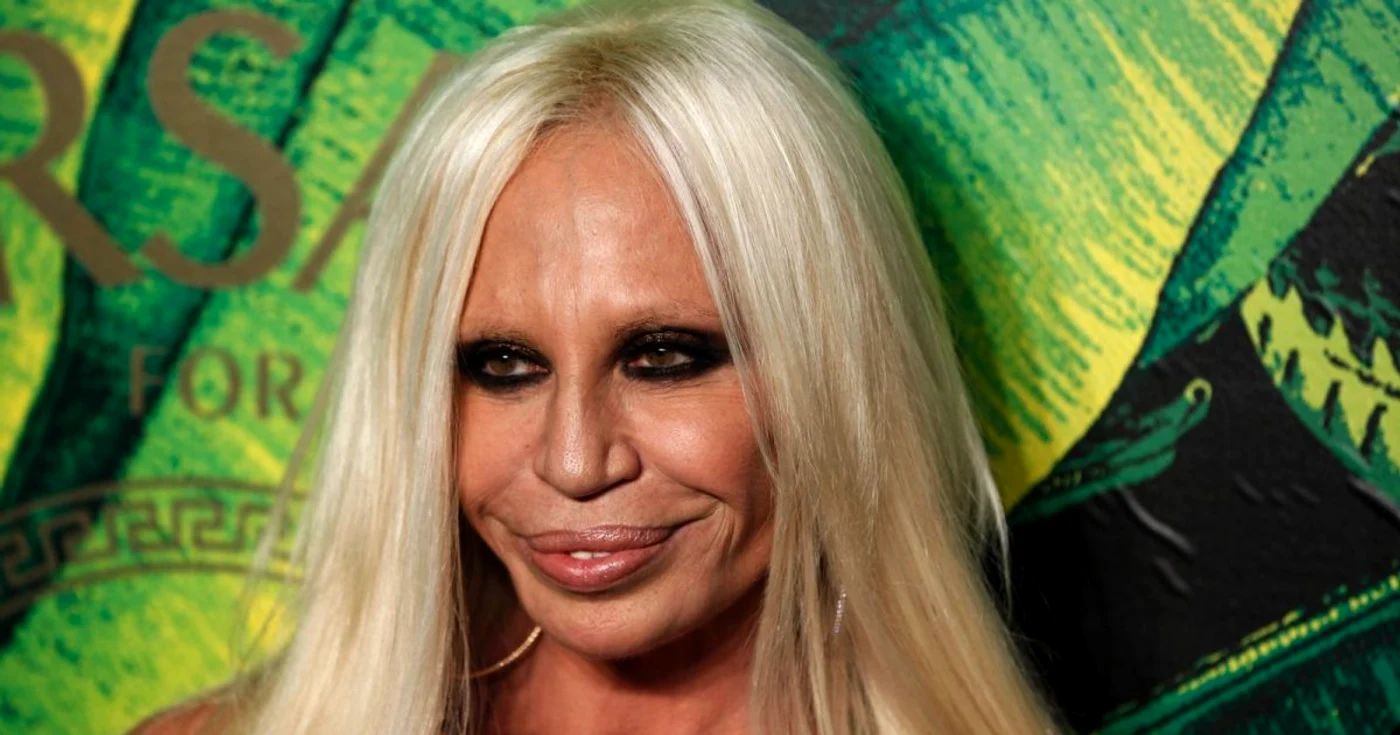 Donatella Versace este considerată un icon al modei. FOTO Reuters