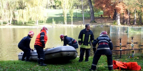 Cadavrul a fost descoperit în lacul din parcul Nicolae Romanescu 