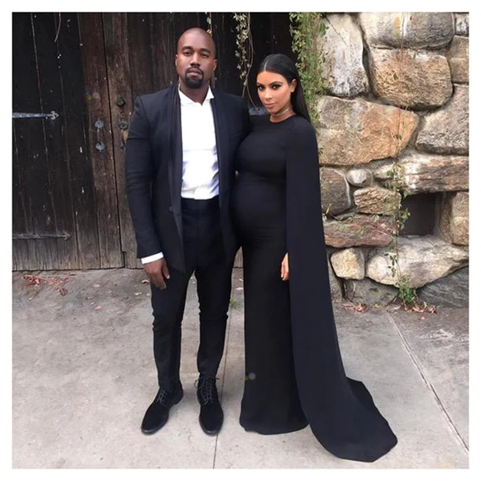 Kim Kardashian si Kanye West hepta 2134062 1024x1024 jpeg