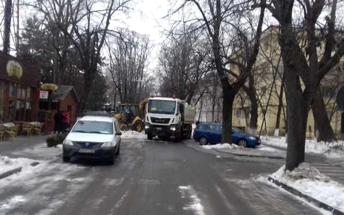 Străzile din Focşani, curăţate de zăpadă