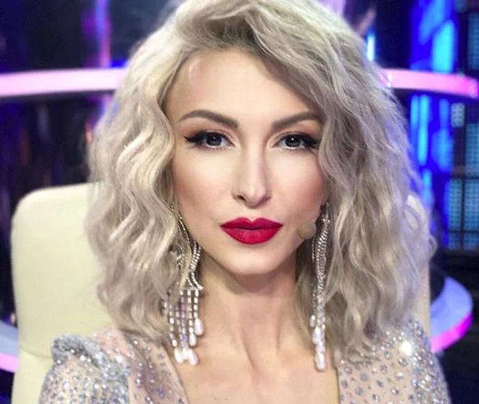 
    Andreea Bălan dansează cot la cot cu baletul săuFoto Instagram  