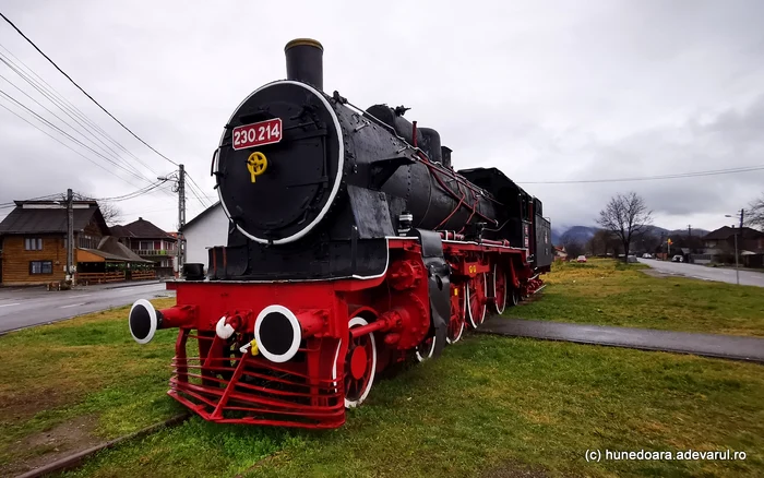 Locomotiva de la Petroșani, expusă în Brad. Foto: Daniel Guță