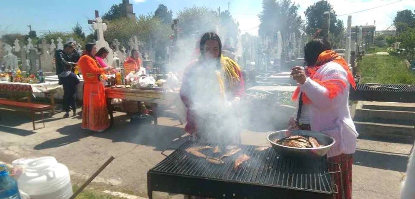 Grătare în cimitirul din Constanţa Sursa foto Andrei Rizescu