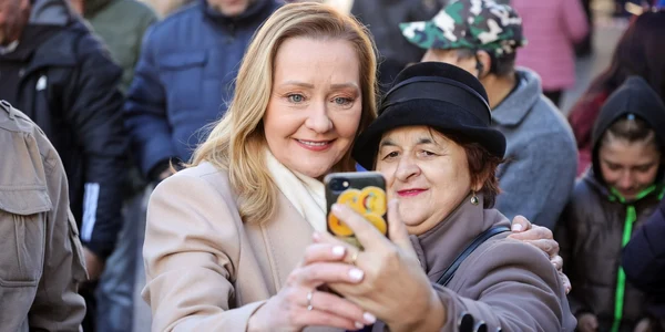 elena lasconi facebook jpg