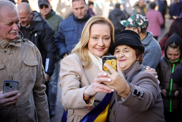Elena Lasconi își depune joi candidatura. FOTO Facebook