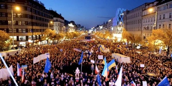 Protest în Cehia, în sprijinul Ucrainei Foto: Twitter @FilipHorky 