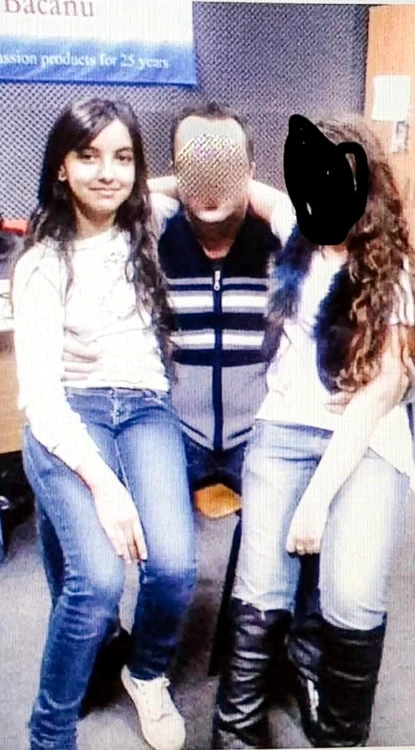 Alexandra Matei, pe vremea când avea 12 ani, și profesorul vizat de acuzații