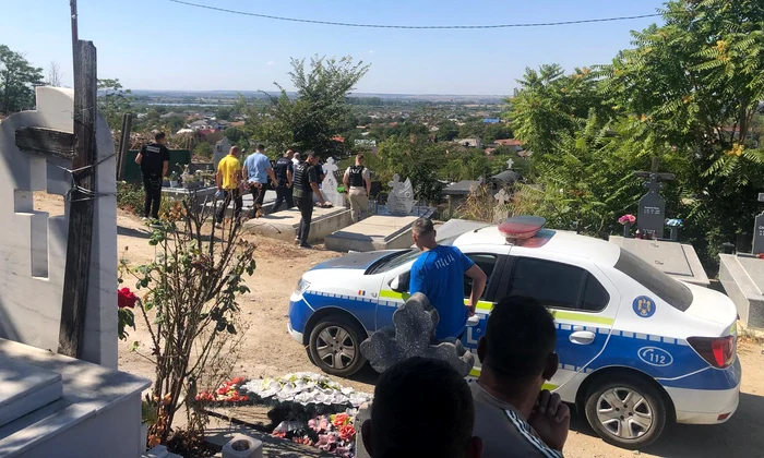 oseminte cimitirul strehareti slatina sursa foto mario de mezzo (15) jpeg