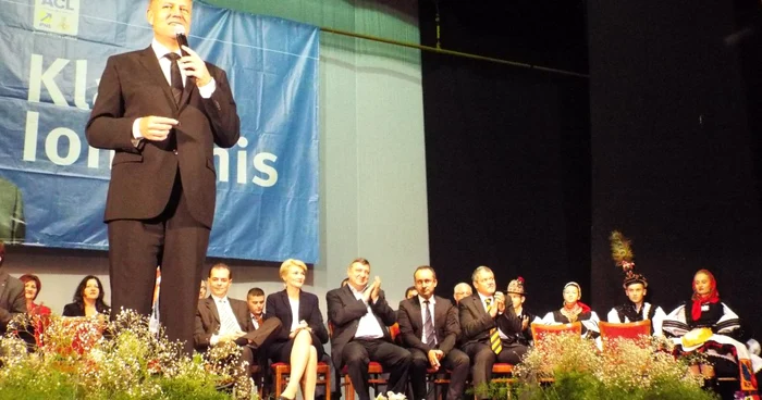 Klaus Iohannis vine duminică în oraşul în care îşi încheie campania electorală