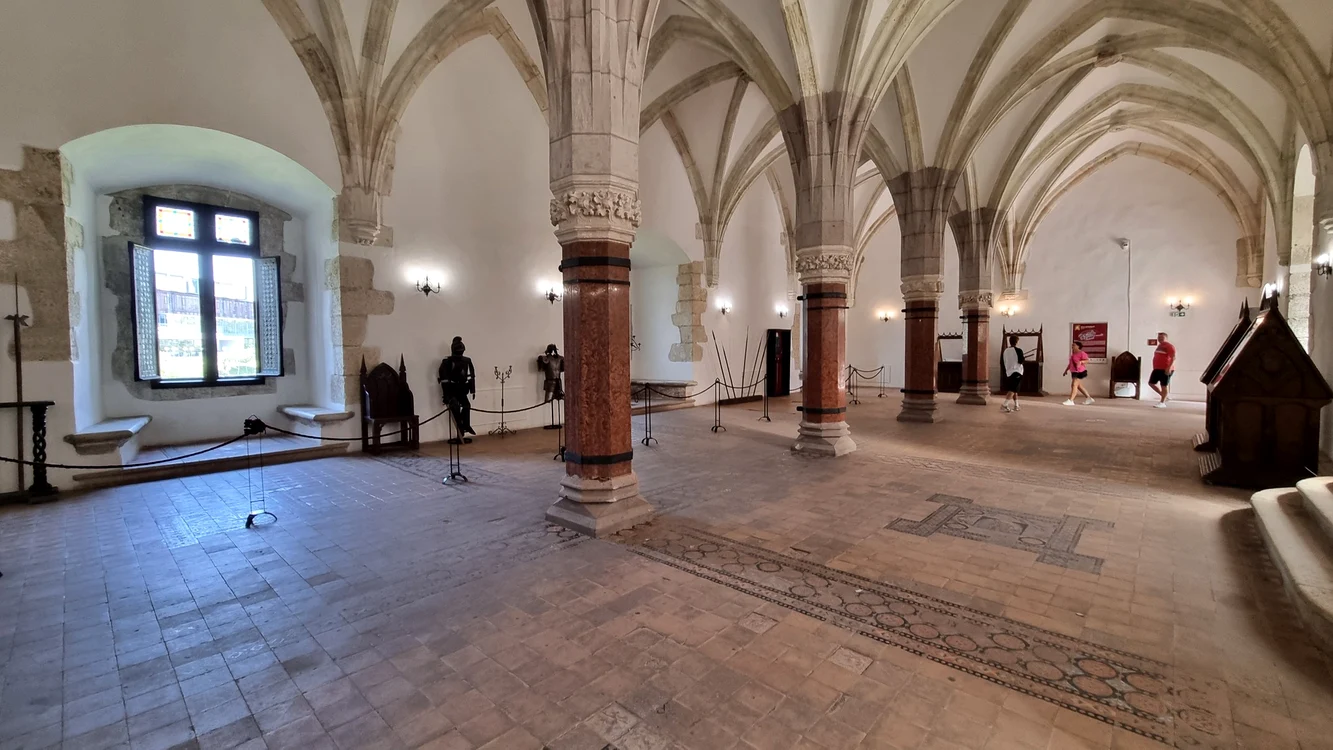 Sala cavalerilor din Castelul Corvinilor. Foto: Muzeul castelului Corvinilor