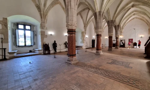 Sala cavalerilor  Foto Muzeul Castelului Corvinilor (4) jpg