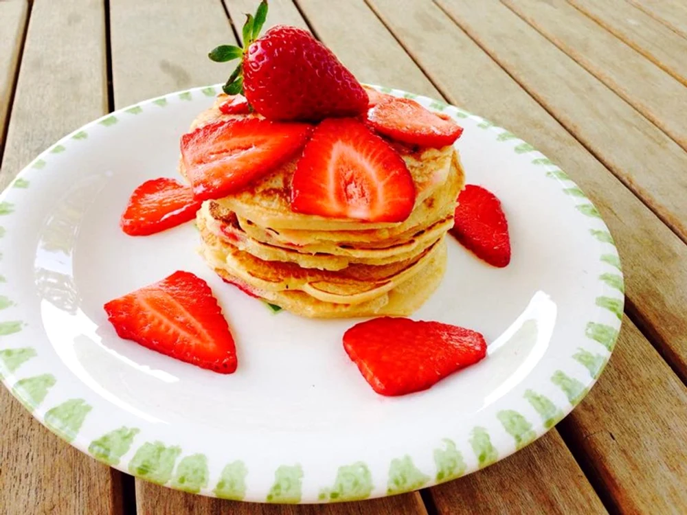 
    Pancakes cu căpşuni  
