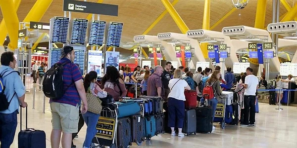 greva  aeroport  madrid  spania jpeg
