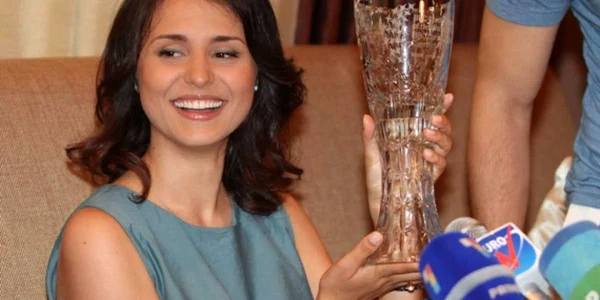 Valentina Naforniță, cu trofeul BBC Cardiff 2011