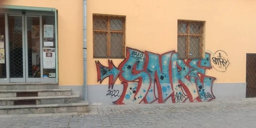 Un tânăr din Vrancea va trebui să refacă zidul Muzeului Civilizaţiei Urbane din Braşov FOTO Muzeul Civilizaţiei Urbane