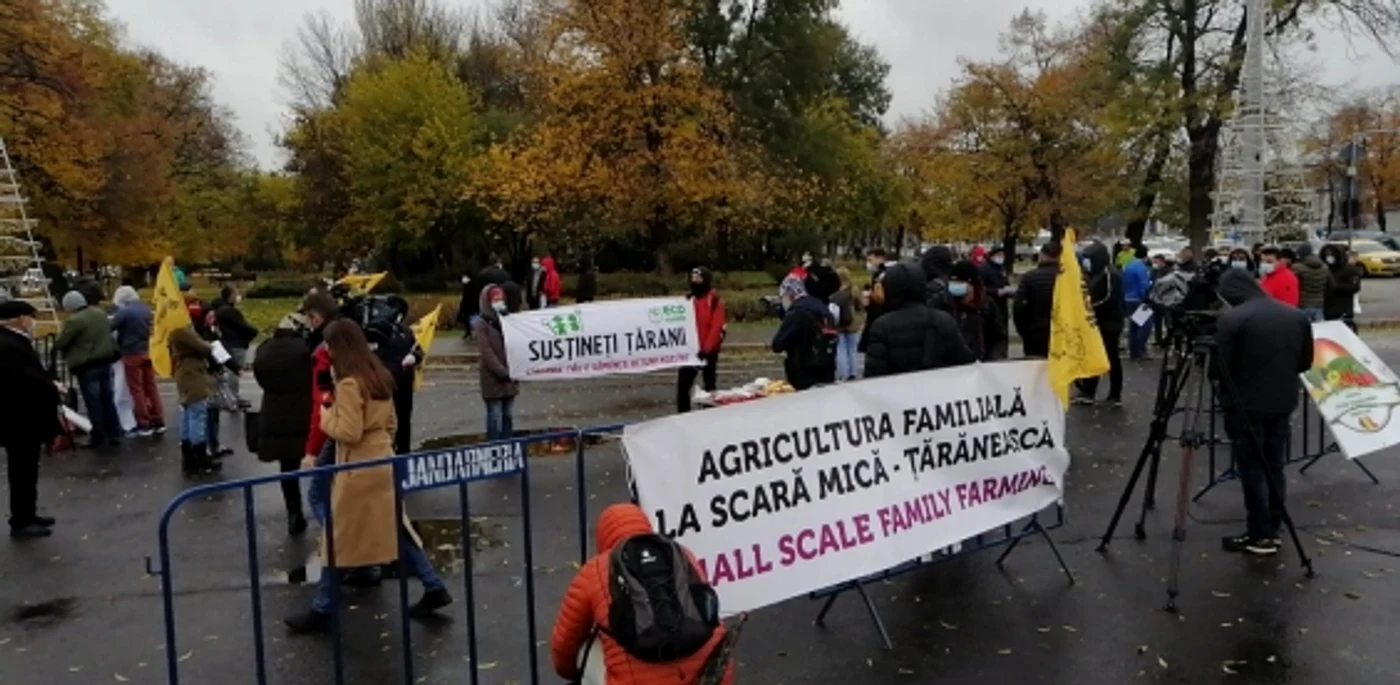 Protestul micilor fermieri vine după alte proteste spontane care au avut loc la scurt timp de la închiderea pieţelor FOTO: Facebook/Ion Păunel