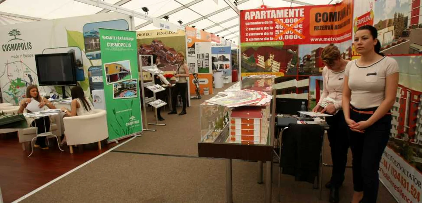 tIMOn se va desfăşura în perioada 16-19 octombrie în Piaţa Constituţiei din Bucureşti, unde vor participa peste 100 de companii imobiliare - dezvoltatori, agenţii, brokeri, companii de consultanţă